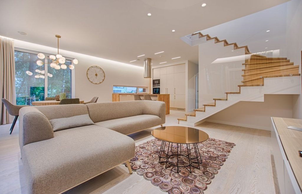 How to Prepare a Luxury Home for Market